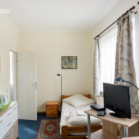 Pension Gp3, Zimmer Mit Kochnische Und Duschbad Vor Den Toren Berlins Dallgow-Doeberitz Luaran gambar